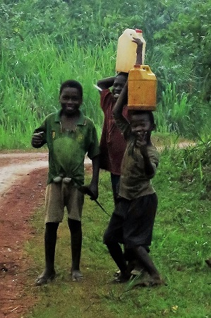 blog-kids-carrying-water-jugs