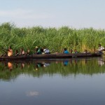 dugout canoe going upstream [800×600]