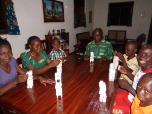 Kobange & Kanda & family w dominoes [640x480]