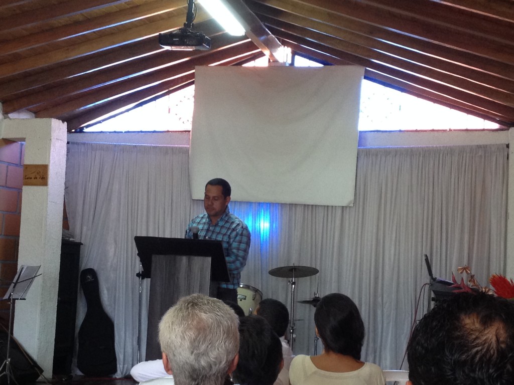 Julio preaching at Fuente de Salvacion church
